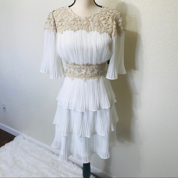 Lulus Westwind Pleated White and Beige Lace Accent Dress size large - Picture 2 of 4